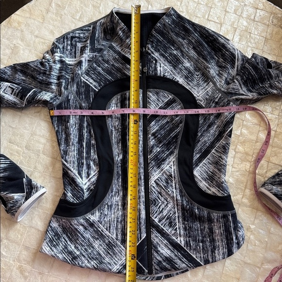 Lululemon Find your Bliss reversible jacket Mesh Stretch long sleeve women’s 8 - Picture 11 of 11